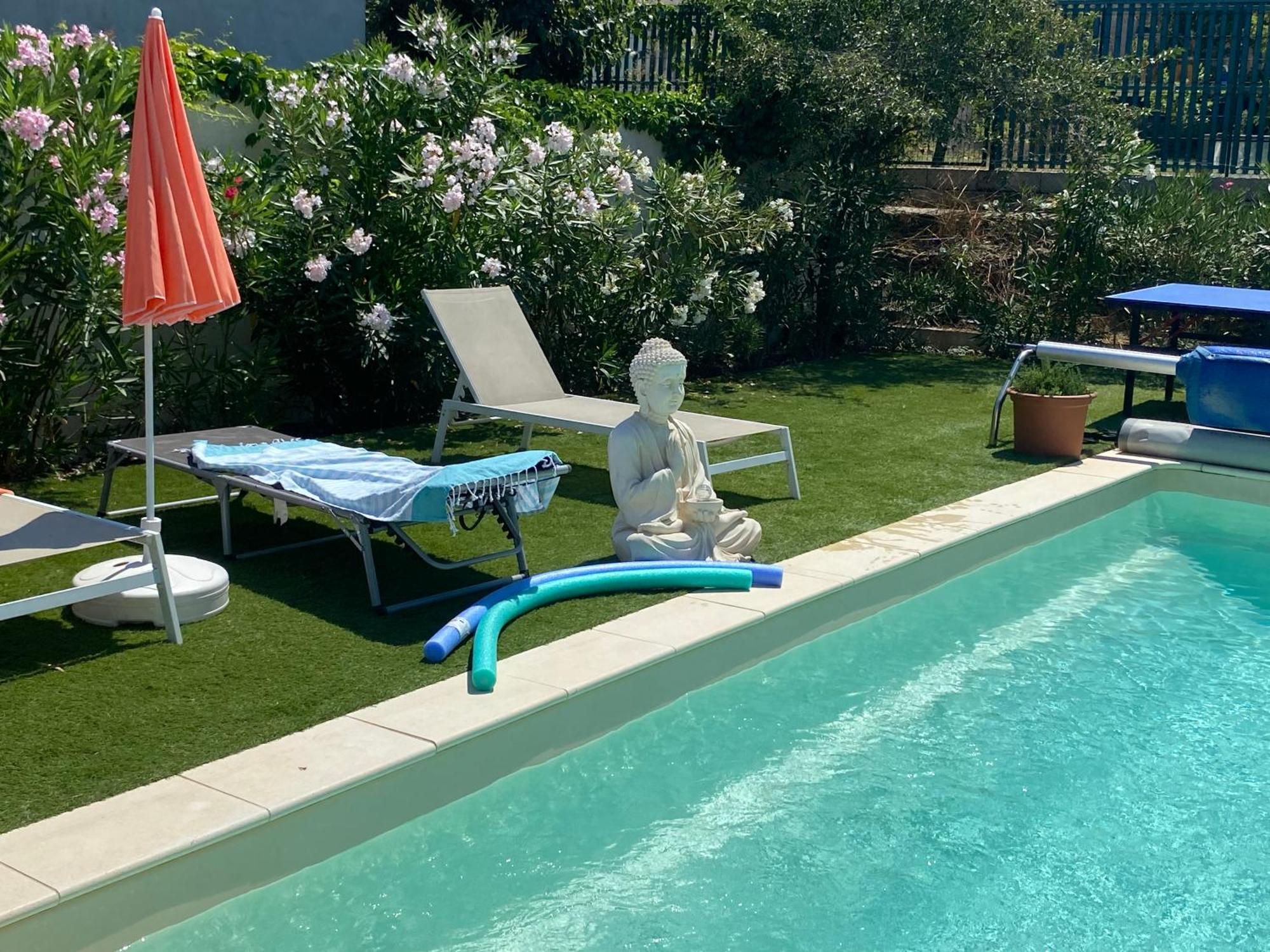 Gite Climatise Avec Piscine Sur Les Hauteurs De Bollène Buitenkant foto